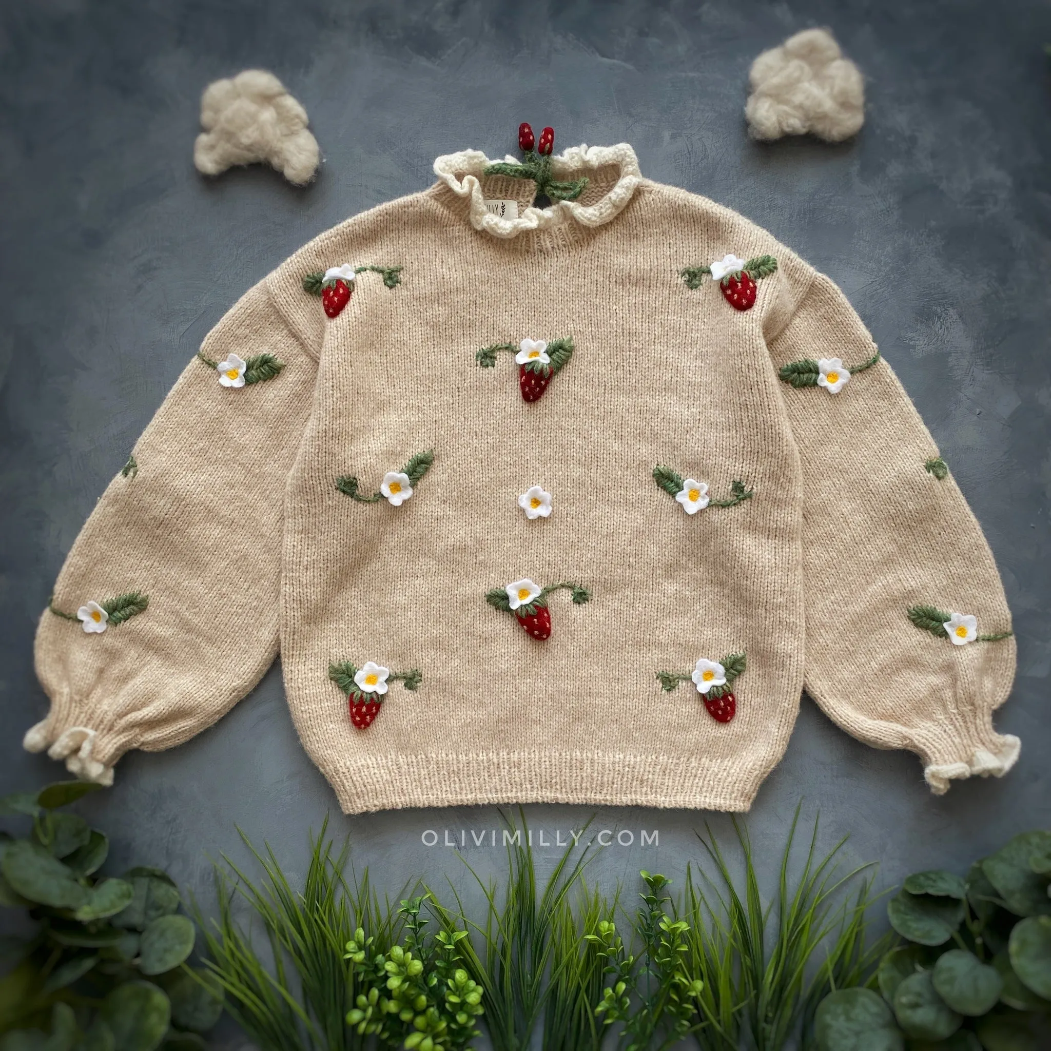 Adult Strawberries pullover | Wheat
