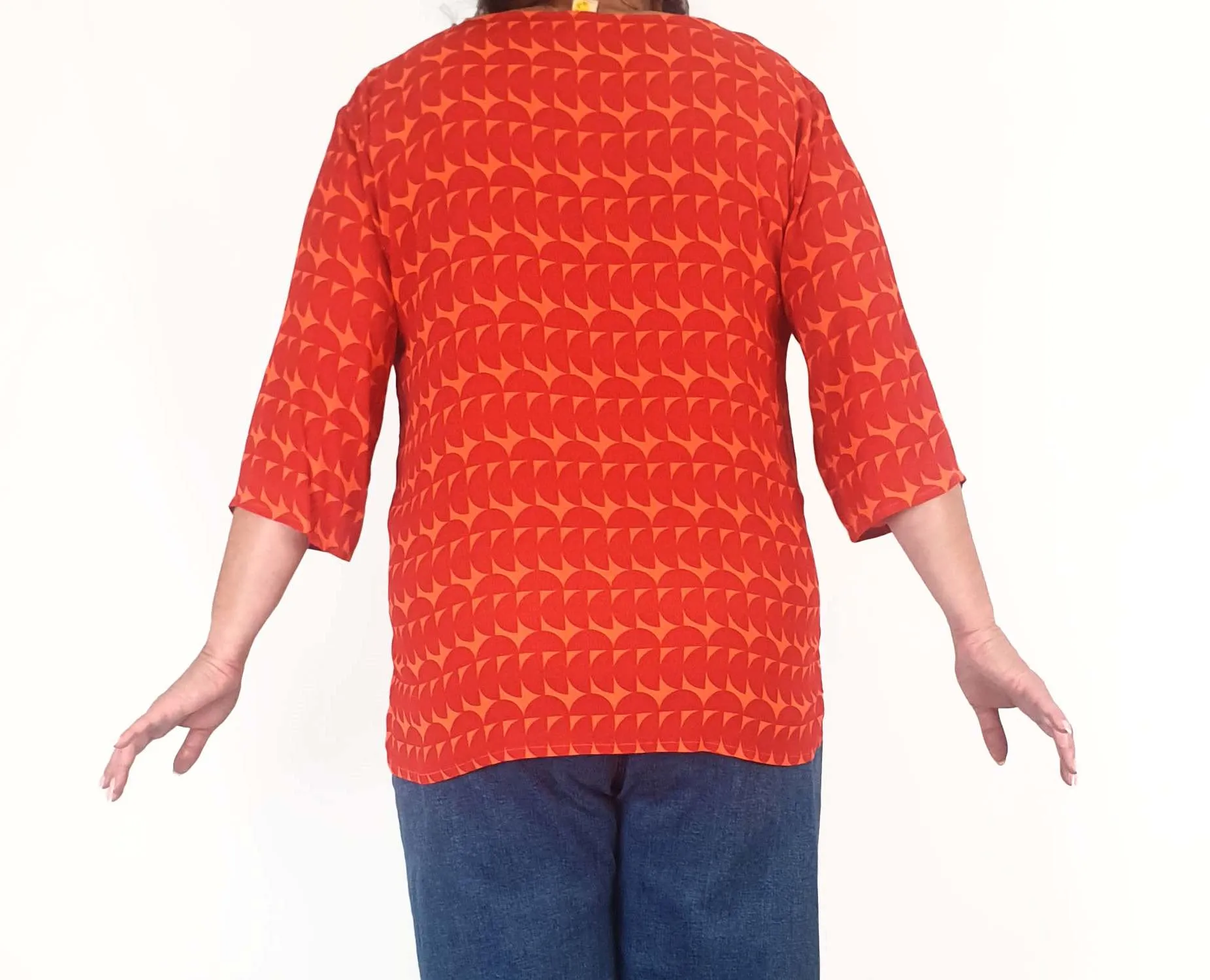 Elm red and orange print half sleeve top size 16