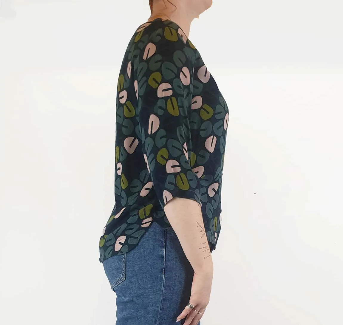 Frock Me Out blue print 3/4 sleeve top size L, best fits 12-14
