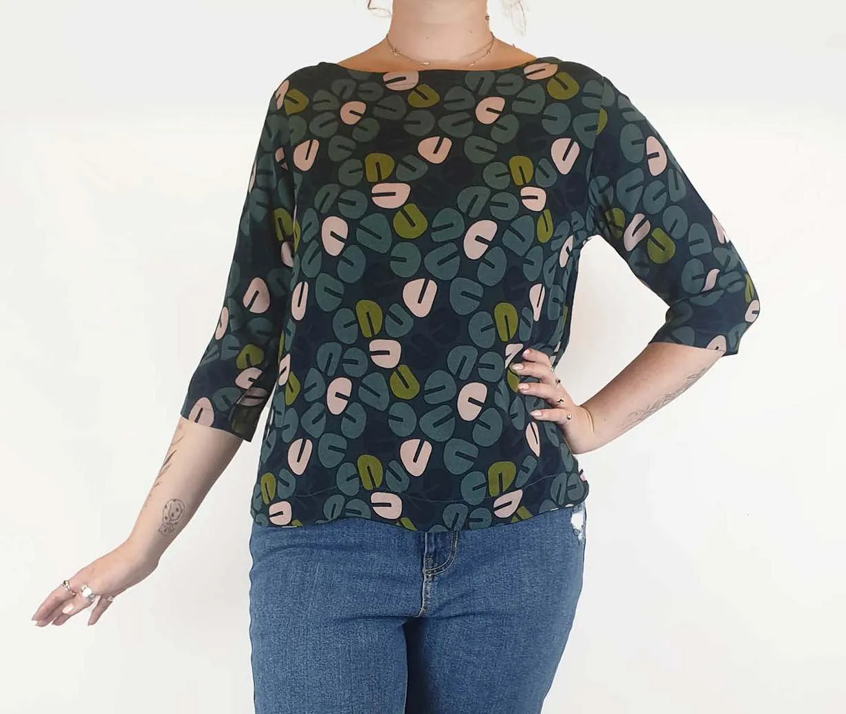 Frock Me Out blue print 3/4 sleeve top size L, best fits 12-14