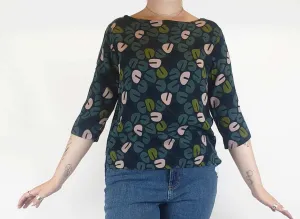 Frock Me Out blue print 3/4 sleeve top size L, best fits 12-14