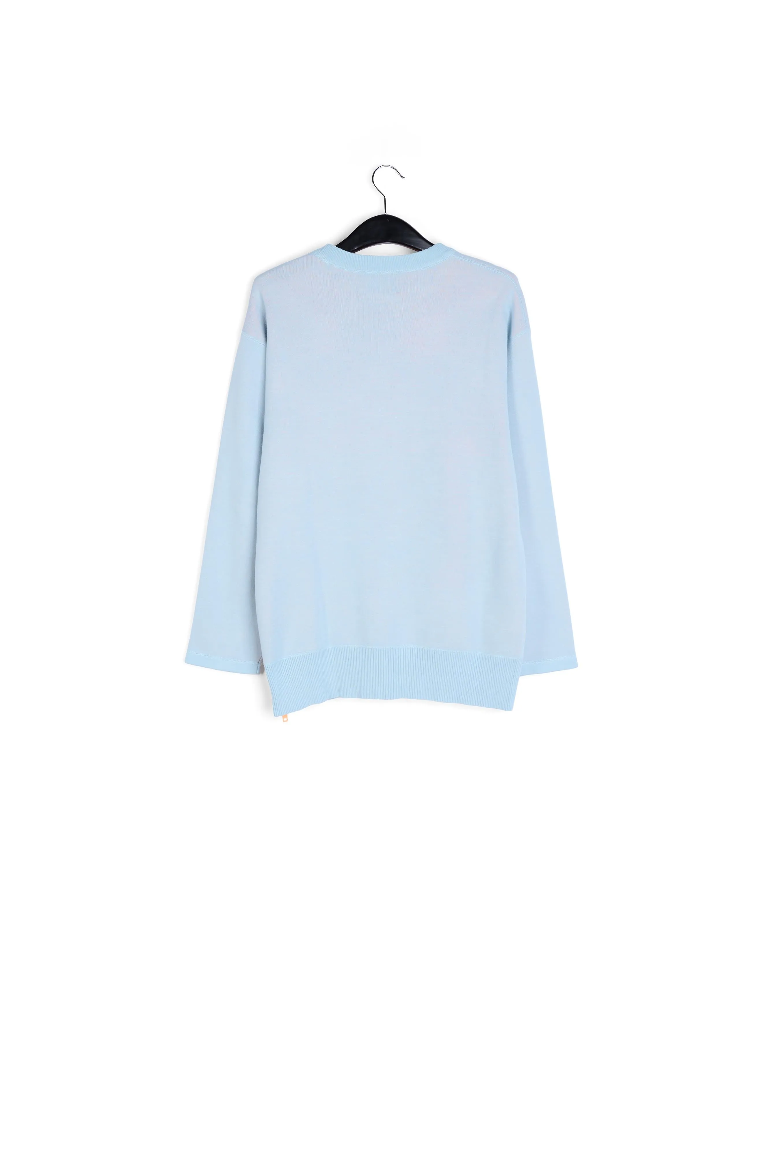 Light blue sweater with boxy cut