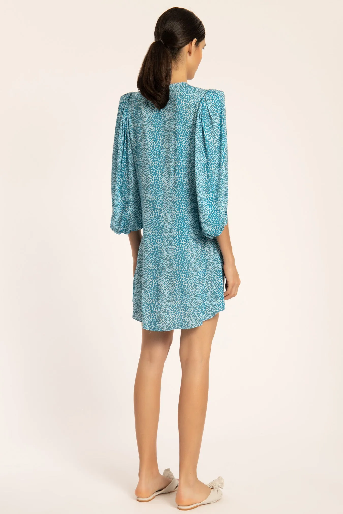 TORTOISE SHIRT WITH VOLUMINOUS SLEEVES AND KNOT